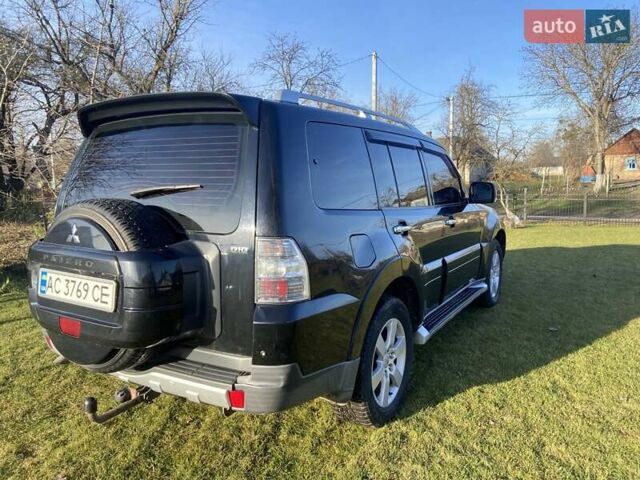 Черный Мицубиси Паджеро Вагон, объемом двигателя 3.2 л и пробегом 288 тыс. км за 12800 $, фото 4 на Automoto.ua