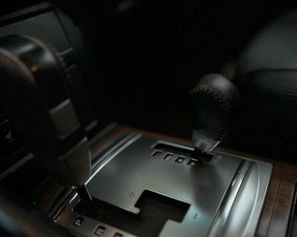 Чорний Міцубісі Паджеро Вагон, об'ємом двигуна 3.8 л та пробігом 208 тис. км за 11500 $, фото 20 на Automoto.ua