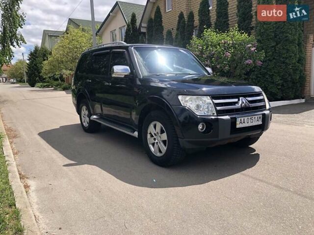 Черный Мицубиси Паджеро Вагон, объемом двигателя 3 л и пробегом 313 тыс. км за 10300 $, фото 2 на Automoto.ua