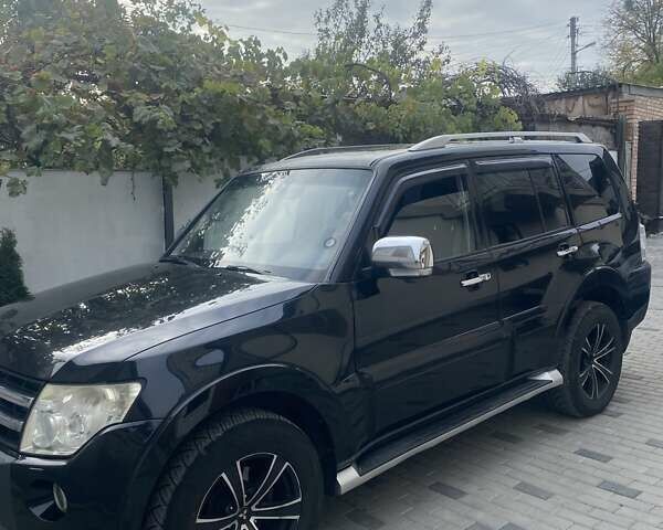 Чорний Міцубісі Паджеро Вагон, об'ємом двигуна 3.8 л та пробігом 291 тис. км за 11000 $, фото 1 на Automoto.ua