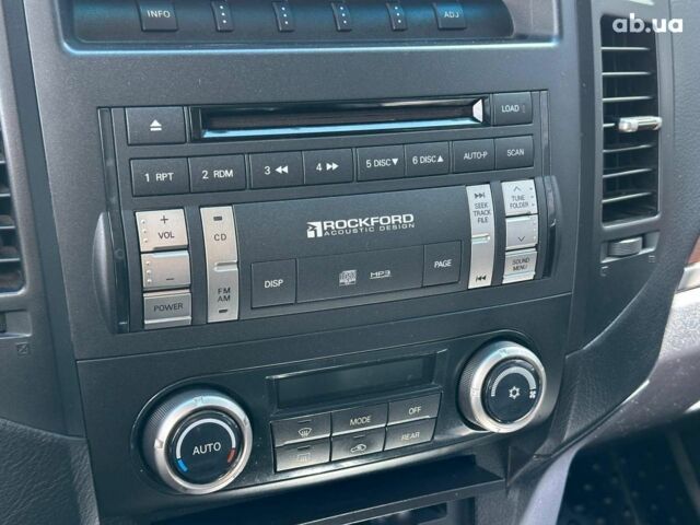 Черный Мицубиси Паджеро Вагон, объемом двигателя 3.2 л и пробегом 139 тыс. км за 14990 $, фото 23 на Automoto.ua