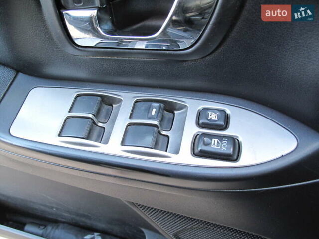 Чорний Міцубісі Паджеро Вагон, об'ємом двигуна 3 л та пробігом 254 тис. км за 10800 $, фото 67 на Automoto.ua