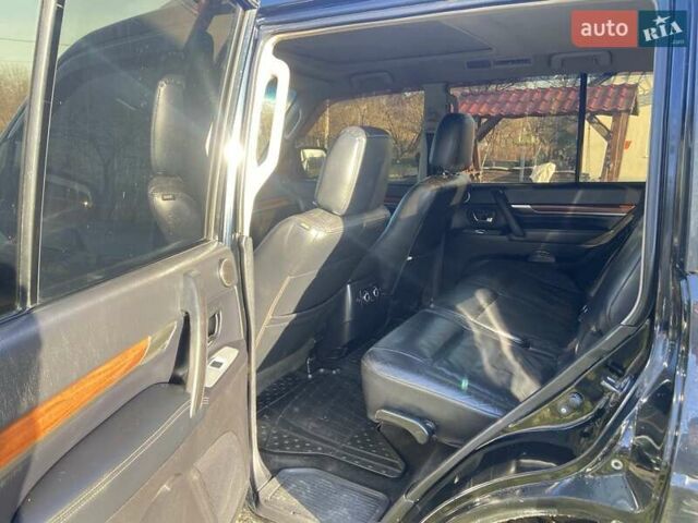 Черный Мицубиси Паджеро Вагон, объемом двигателя 3.2 л и пробегом 288 тыс. км за 12800 $, фото 10 на Automoto.ua