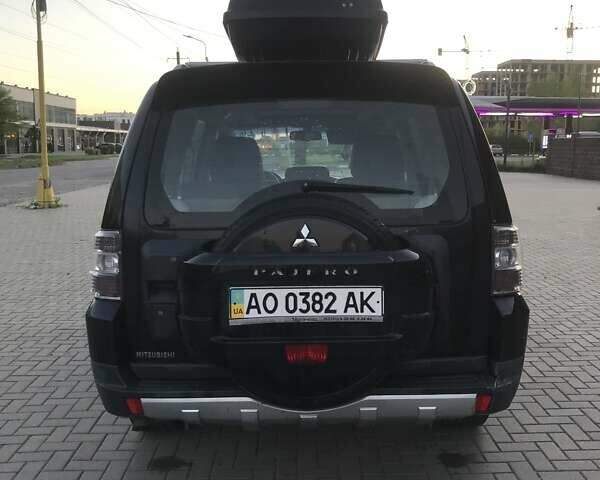 Черный Мицубиси Паджеро Вагон, объемом двигателя 3.2 л и пробегом 284 тыс. км за 12000 $, фото 6 на Automoto.ua