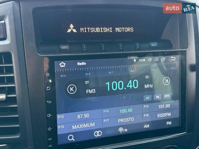 Черный Мицубиси Паджеро Вагон, объемом двигателя 3.2 л и пробегом 230 тыс. км за 13200 $, фото 26 на Automoto.ua