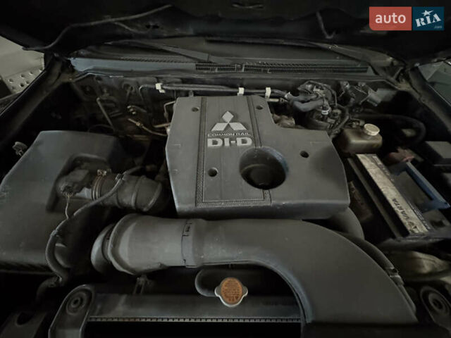 Черный Мицубиси Паджеро Вагон, объемом двигателя 3.2 л и пробегом 300 тыс. км за 5500 $, фото 24 на Automoto.ua