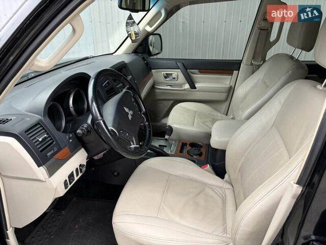 Черный Мицубиси Паджеро Вагон, объемом двигателя 3.8 л и пробегом 180 тыс. км за 13800 $, фото 6 на Automoto.ua