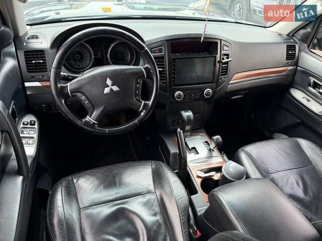 Черный Мицубиси Паджеро Вагон, объемом двигателя 3.2 л и пробегом 230 тыс. км за 13200 $, фото 11 на Automoto.ua