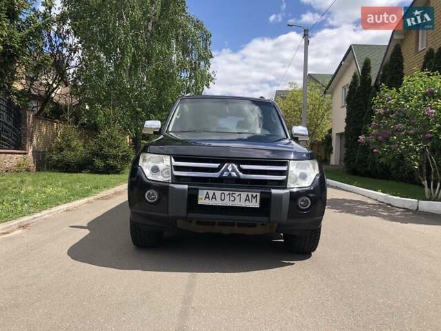 Черный Мицубиси Паджеро Вагон, объемом двигателя 3 л и пробегом 313 тыс. км за 10300 $, фото 1 на Automoto.ua