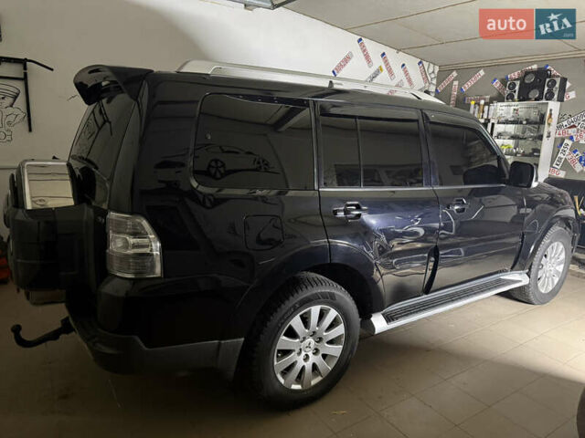 Чорний Міцубісі Паджеро Вагон, об'ємом двигуна 3.2 л та пробігом 270 тис. км за 12950 $, фото 13 на Automoto.ua