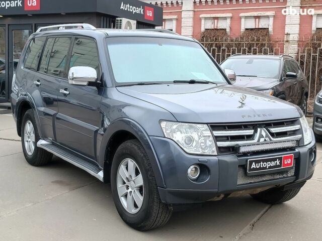 Чорний Міцубісі Паджеро Вагон, об'ємом двигуна 3 л та пробігом 230 тис. км за 11990 $, фото 10 на Automoto.ua