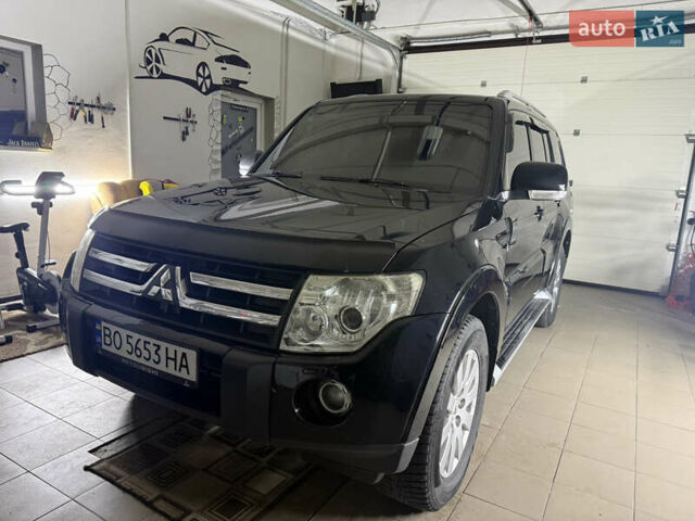 Чорний Міцубісі Паджеро Вагон, об'ємом двигуна 3.2 л та пробігом 270 тис. км за 12950 $, фото 1 на Automoto.ua