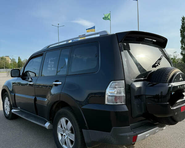 Черный Мицубиси Паджеро Вагон, объемом двигателя 3 л и пробегом 250 тыс. км за 8500 $, фото 4 на Automoto.ua