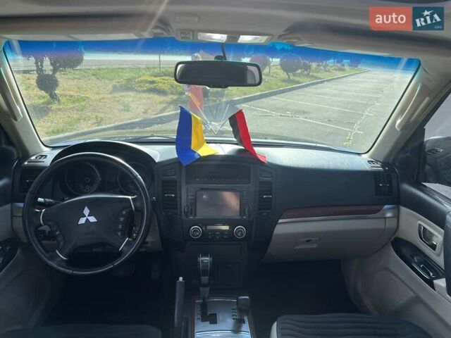 Чорний Міцубісі Паджеро Вагон, об'ємом двигуна 2.97 л та пробігом 219 тис. км за 11800 $, фото 13 на Automoto.ua