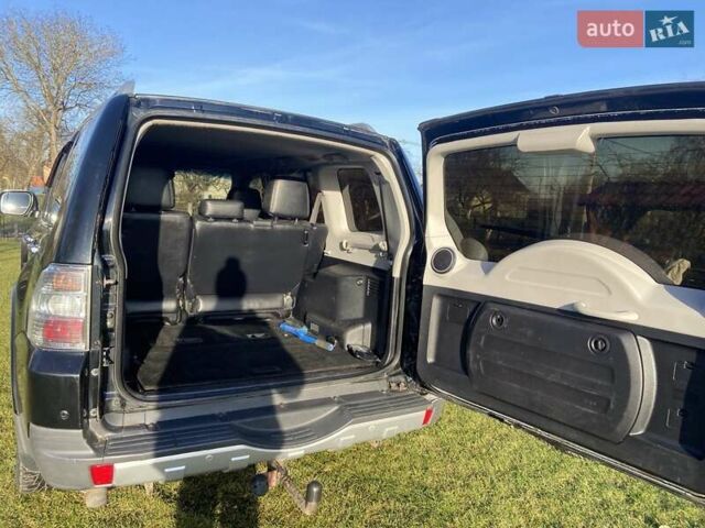 Черный Мицубиси Паджеро Вагон, объемом двигателя 3.2 л и пробегом 288 тыс. км за 12800 $, фото 3 на Automoto.ua