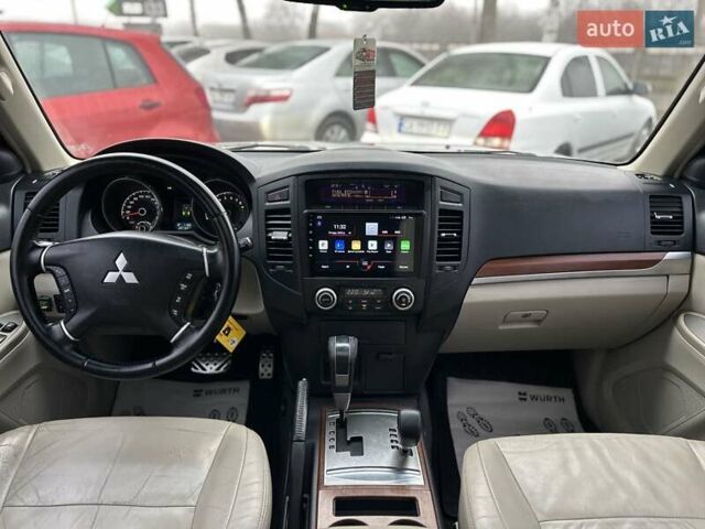 Черный Мицубиси Паджеро Вагон, объемом двигателя 3 л и пробегом 227 тыс. км за 11800 $, фото 3 на Automoto.ua