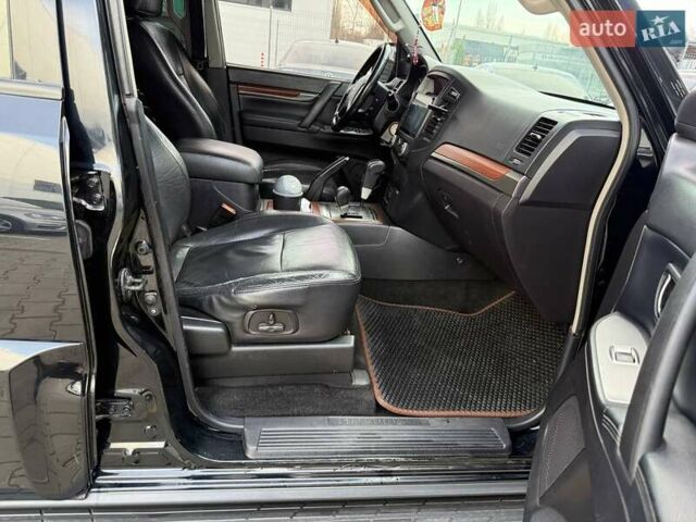 Черный Мицубиси Паджеро Вагон, объемом двигателя 3.2 л и пробегом 230 тыс. км за 13200 $, фото 20 на Automoto.ua