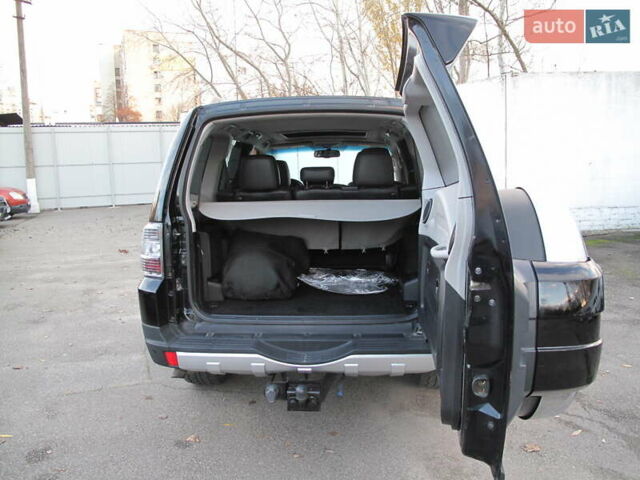 Чорний Міцубісі Паджеро Вагон, об'ємом двигуна 3 л та пробігом 254 тис. км за 10800 $, фото 38 на Automoto.ua