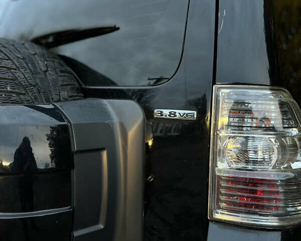 Чорний Міцубісі Паджеро Вагон, об'ємом двигуна 3.8 л та пробігом 208 тис. км за 11500 $, фото 16 на Automoto.ua