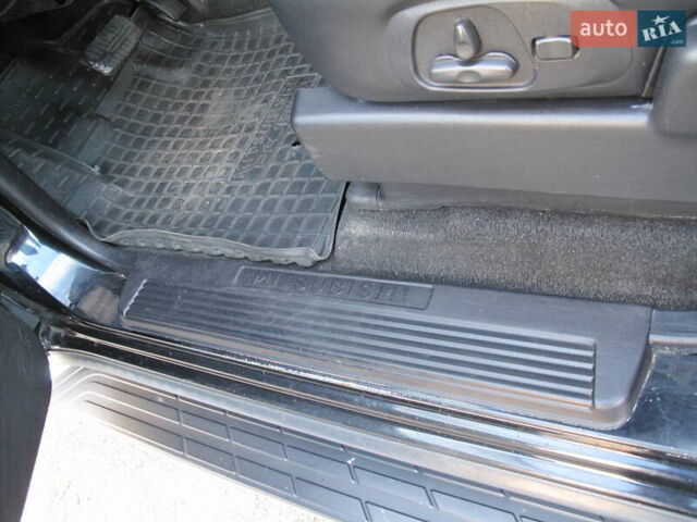Чорний Міцубісі Паджеро Вагон, об'ємом двигуна 3 л та пробігом 254 тис. км за 10800 $, фото 18 на Automoto.ua