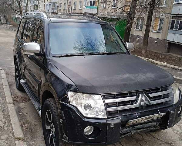Чорний Міцубісі Паджеро Вагон, об'ємом двигуна 3.2 л та пробігом 600 тис. км за 9400 $, фото 1 на Automoto.ua