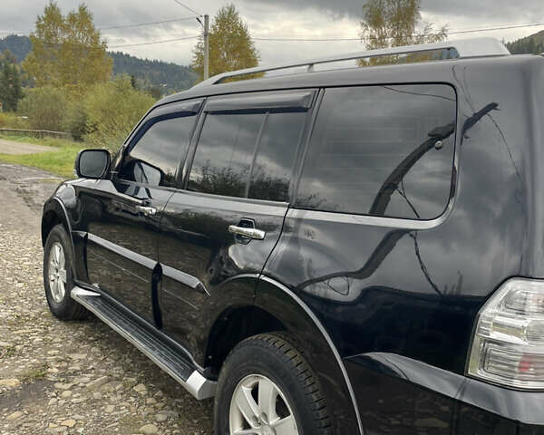 Черный Мицубиси Паджеро Вагон, объемом двигателя 2.97 л и пробегом 210 тыс. км за 10500 $, фото 1 на Automoto.ua