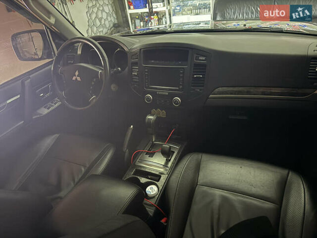 Чорний Міцубісі Паджеро Вагон, об'ємом двигуна 3.2 л та пробігом 270 тис. км за 12950 $, фото 11 на Automoto.ua