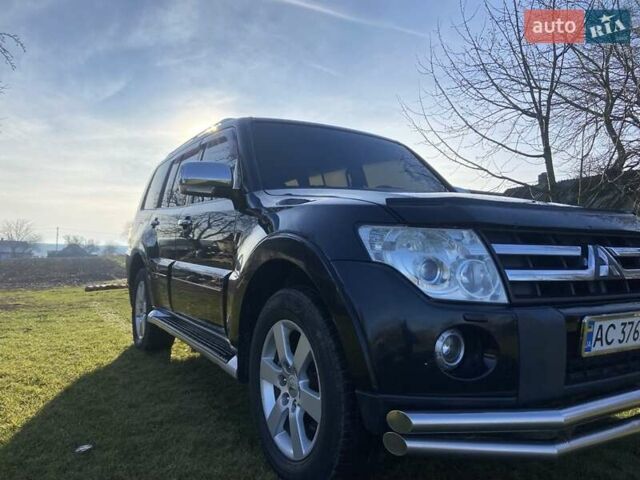 Черный Мицубиси Паджеро Вагон, объемом двигателя 3.2 л и пробегом 288 тыс. км за 12800 $, фото 1 на Automoto.ua