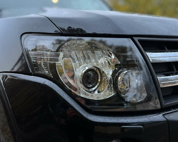 Чорний Міцубісі Паджеро Вагон, об'ємом двигуна 3.8 л та пробігом 208 тис. км за 11500 $, фото 17 на Automoto.ua