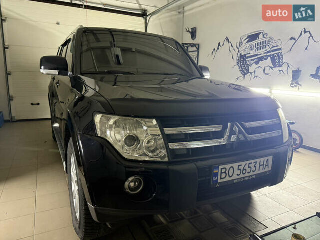 Чорний Міцубісі Паджеро Вагон, об'ємом двигуна 3.2 л та пробігом 270 тис. км за 12950 $, фото 4 на Automoto.ua