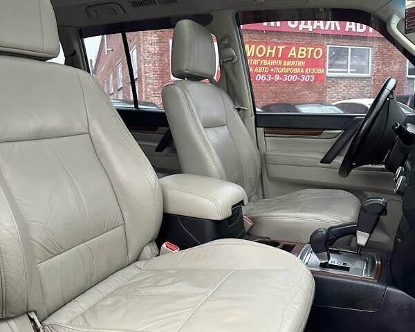 Черный Мицубиси Паджеро Вагон, объемом двигателя 3 л и пробегом 227 тыс. км за 11800 $, фото 18 на Automoto.ua