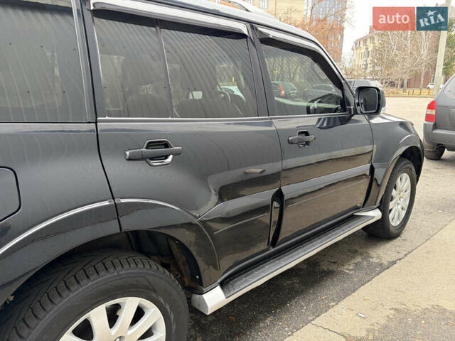 Черный Мицубиси Паджеро Вагон, объемом двигателя 3.8 л и пробегом 180 тыс. км за 13800 $, фото 3 на Automoto.ua