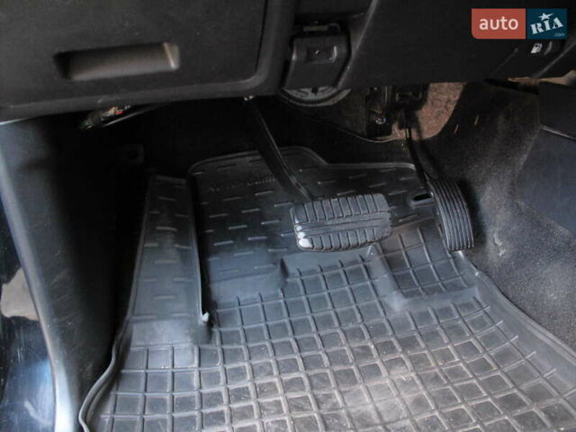 Чорний Міцубісі Паджеро Вагон, об'ємом двигуна 3 л та пробігом 254 тис. км за 10800 $, фото 23 на Automoto.ua