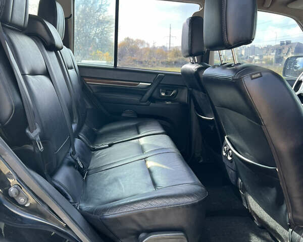 Черный Мицубиси Паджеро Вагон, объемом двигателя 2.97 л и пробегом 269 тыс. км за 9600 $, фото 11 на Automoto.ua