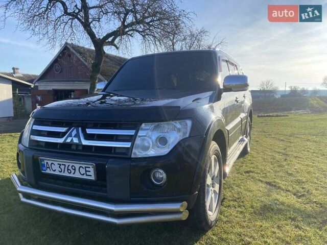 Черный Мицубиси Паджеро Вагон, объемом двигателя 3.2 л и пробегом 288 тыс. км за 12800 $, фото 2 на Automoto.ua
