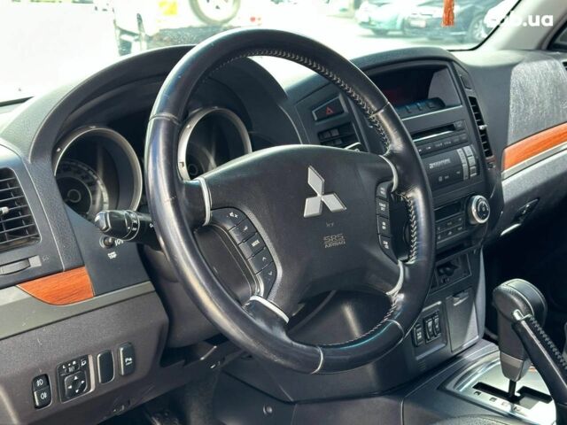 Черный Мицубиси Паджеро Вагон, объемом двигателя 3.2 л и пробегом 139 тыс. км за 14990 $, фото 20 на Automoto.ua