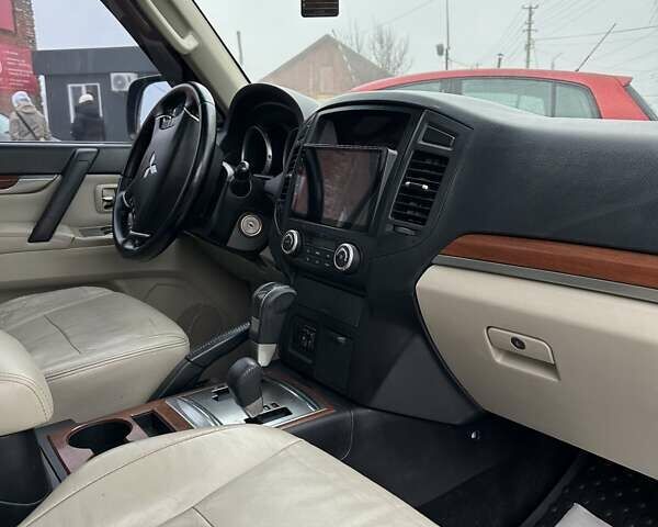 Черный Мицубиси Паджеро Вагон, объемом двигателя 3 л и пробегом 227 тыс. км за 11800 $, фото 11 на Automoto.ua