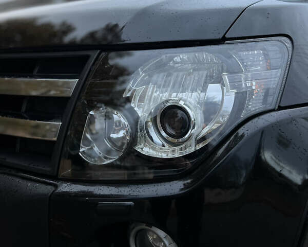 Чорний Міцубісі Паджеро Вагон, об'ємом двигуна 3.8 л та пробігом 208 тис. км за 11500 $, фото 18 на Automoto.ua