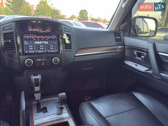 Чорний Міцубісі Паджеро Вагон, об'ємом двигуна 2.97 л та пробігом 179 тис. км за 12500 $, фото 22 на Automoto.ua