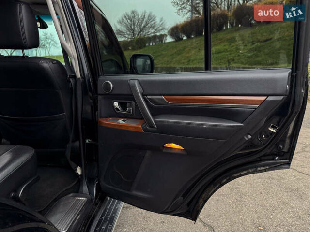 Черный Мицубиси Паджеро Вагон, объемом двигателя 3.2 л и пробегом 305 тыс. км за 12900 $, фото 25 на Automoto.ua