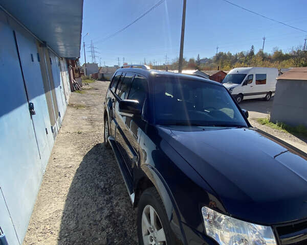 Черный Мицубиси Паджеро Вагон, объемом двигателя 3.2 л и пробегом 327 тыс. км за 10700 $, фото 3 на Automoto.ua