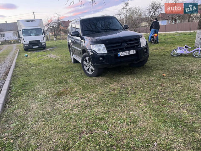 Чорний Міцубісі Паджеро Вагон, об'ємом двигуна 3.2 л та пробігом 350 тис. км за 10500 $, фото 1 на Automoto.ua