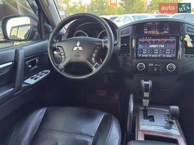 Чорний Міцубісі Паджеро Вагон, об'ємом двигуна 2.97 л та пробігом 179 тис. км за 12500 $, фото 21 на Automoto.ua
