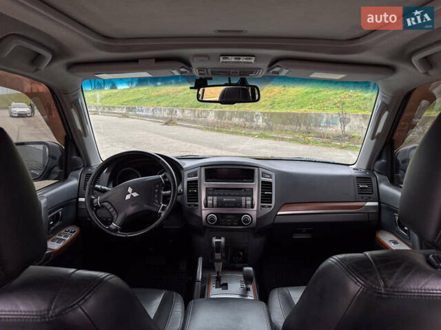 Черный Мицубиси Паджеро Вагон, объемом двигателя 3.2 л и пробегом 305 тыс. км за 12900 $, фото 27 на Automoto.ua