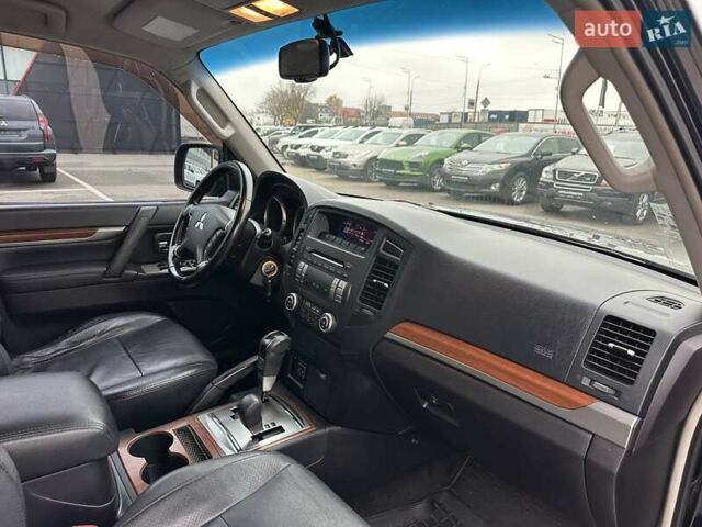Черный Мицубиси Паджеро Вагон, объемом двигателя 2.97 л и пробегом 218 тыс. км за 11950 $, фото 10 на Automoto.ua
