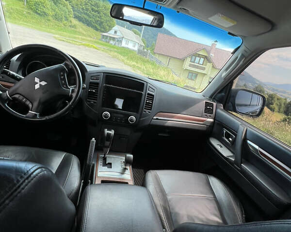 Чорний Міцубісі Паджеро Вагон, об'ємом двигуна 2.97 л та пробігом 310 тис. км за 13600 $, фото 23 на Automoto.ua