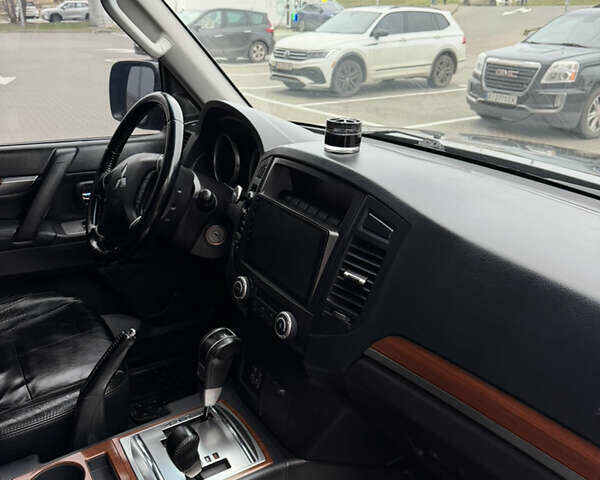 Черный Мицубиси Паджеро Вагон, объемом двигателя 2.97 л и пробегом 218 тыс. км за 11499 $, фото 57 на Automoto.ua