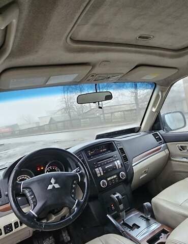 Черный Мицубиси Паджеро Вагон, объемом двигателя 3.2 л и пробегом 300 тыс. км за 10500 $, фото 12 на Automoto.ua