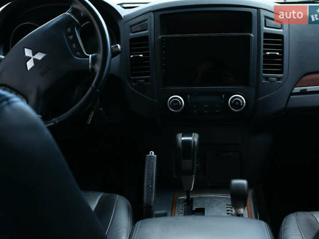 Чорний Міцубісі Паджеро Вагон, об'ємом двигуна 2.97 л та пробігом 310 тис. км за 13600 $, фото 15 на Automoto.ua