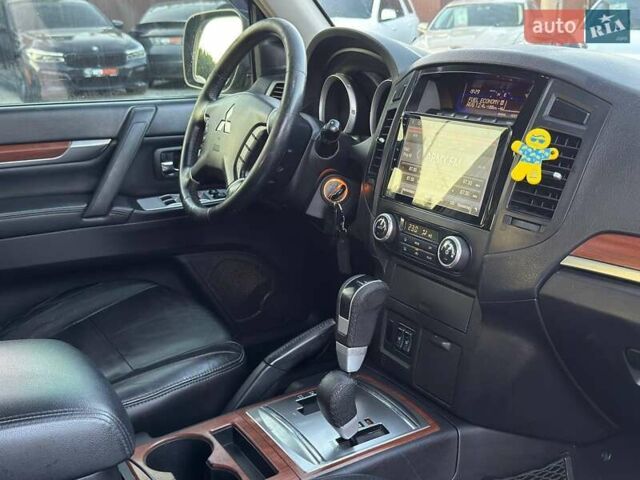 Чорний Міцубісі Паджеро Вагон, об'ємом двигуна 2.97 л та пробігом 179 тис. км за 12500 $, фото 23 на Automoto.ua